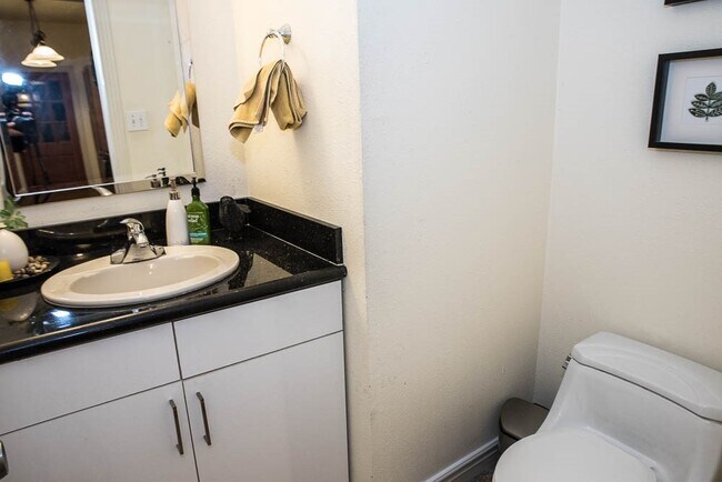 Building Photo - 1112 Bering Dr