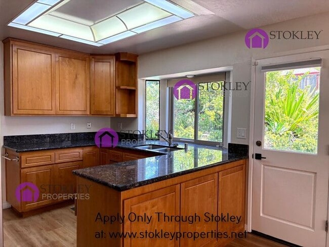 Building Photo - 622 Sutton Ct