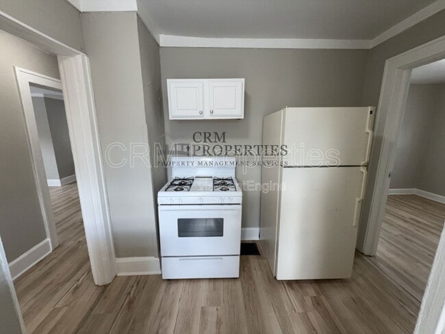 Building Photo - 301.5 N Temple Ave