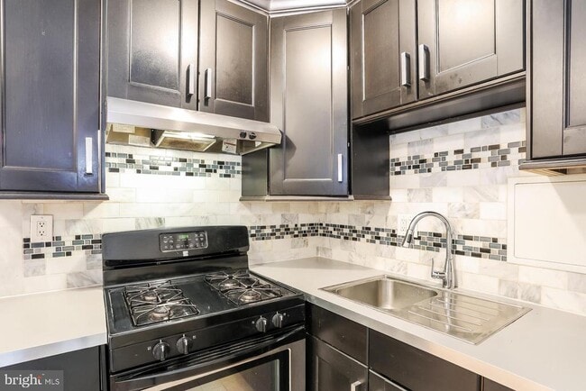 Building Photo - 240 M St SW