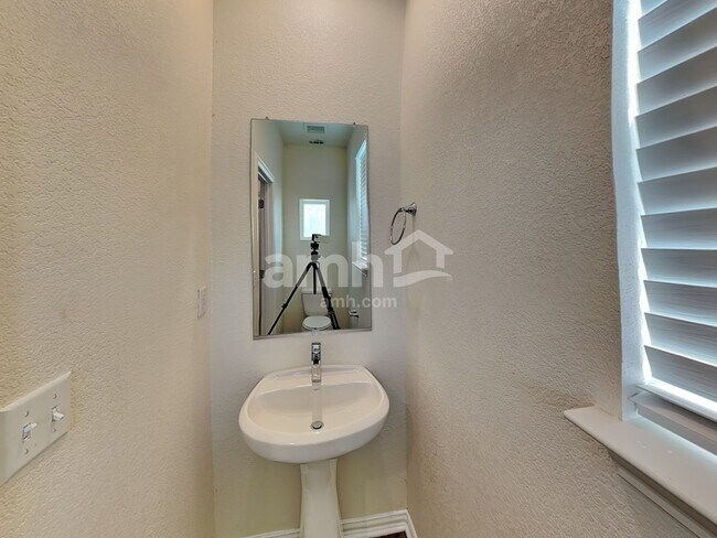 Building Photo - 2733 Wolfcreek