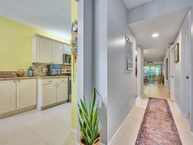 Building Photo - 10143 Mangrove Dr