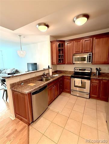 Building Photo - 2700 E Cherry Creek S Dr