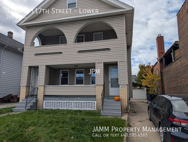 Building Photo - 2-Bedroom Duplex apartment in Cleveland!!