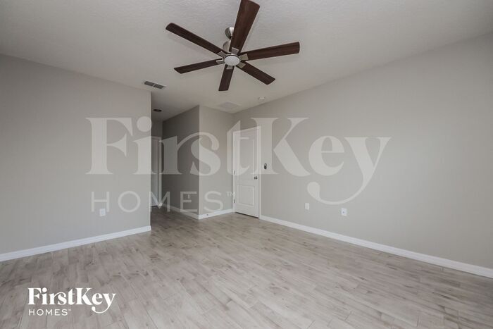 Building Photo - 2160 Sequoia Way