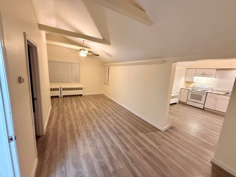 Building Photo - 203 Berkshire Dr