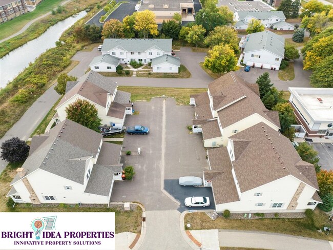 Building Photo - 5948 Oakgreen Ave N