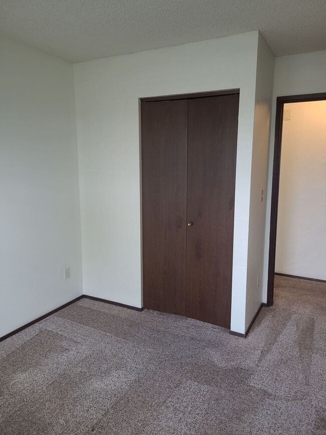 Building Photo - House with Bonus Room & Garage
