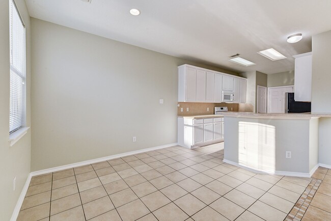 Building Photo - Gorgeous 3bed/2.5bath home!