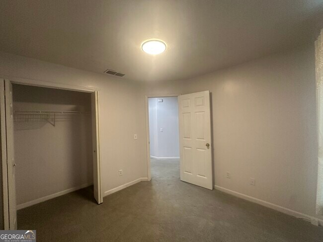 Building Photo - 7263 Sandpiper Way