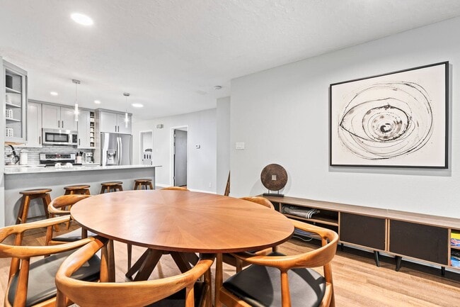 Building Photo - Charming Park City Condo!