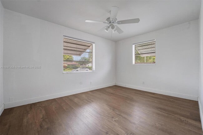 Building Photo - 5010 SW 93rd Ave