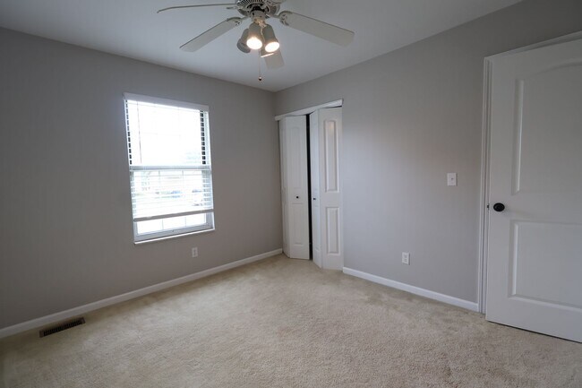 Building Photo - 622 Rustic Valley Dr