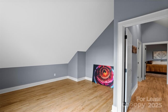 Building Photo - 5 Elmore St