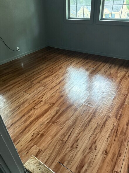 Building Photo - 1346 Summers St