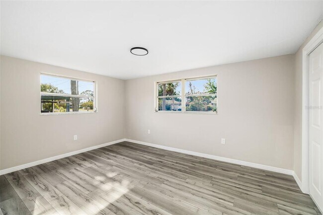 Building Photo - 6051 Carlton Ave