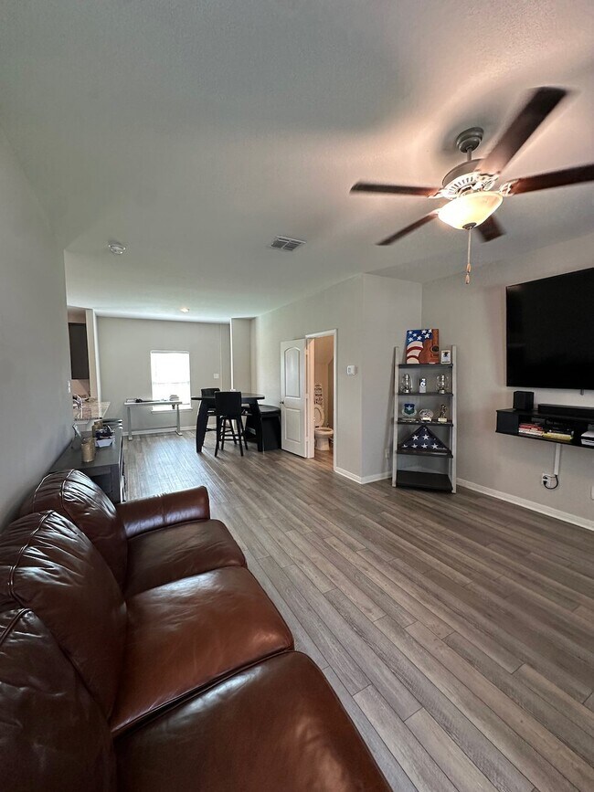 Building Photo - 6525 Underwood Way
