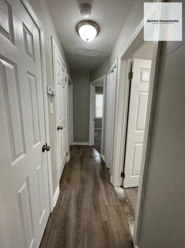 Building Photo - Newly Renovated 3-Bedroom Bungalow