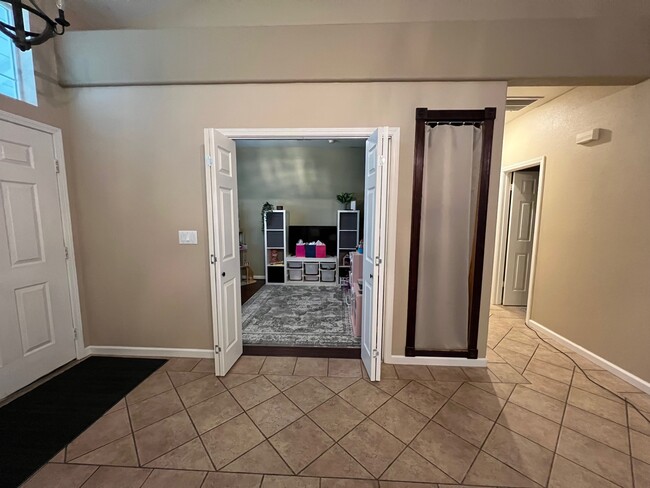 Bedroom 1 / playroom - 813 Kells Cir