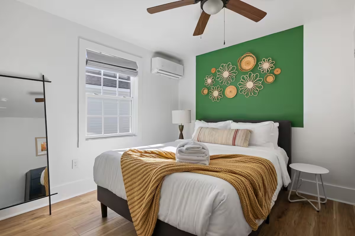 Building Photo - 4995 Chateau Ave