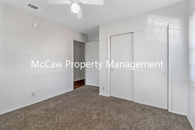 Building Photo - 709 Sequoia Dr