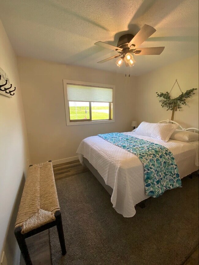 Building Photo - 41208 Marion Dr N