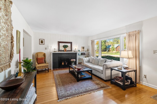 Building Photo - 704 Indian Ridge Rd