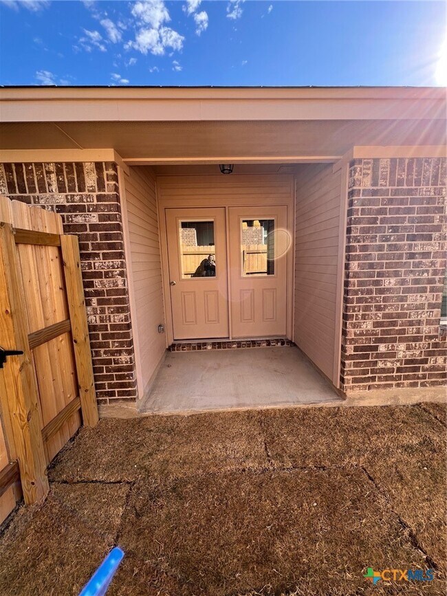 Building Photo - 1614 Risen Star Ln