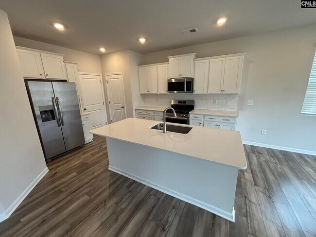 Building Photo - 520 Richmond Rd