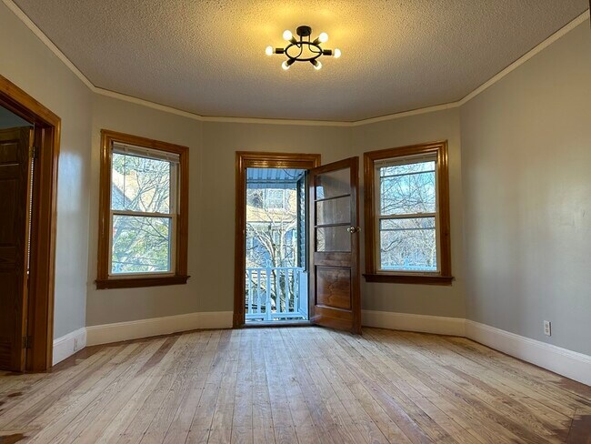 Building Photo - 56 Bakersfield St