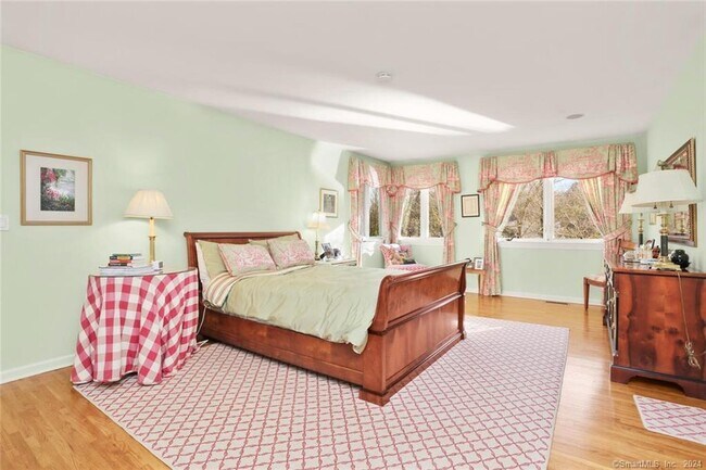 Building Photo - 12 Signal Ln