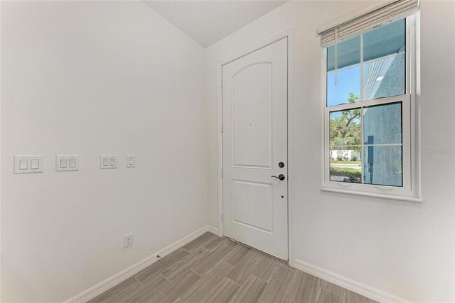 Building Photo - 317 Via Tuscany Ave