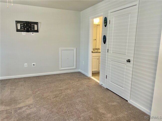 Building Photo - 631 Brookwood Glen Terrace