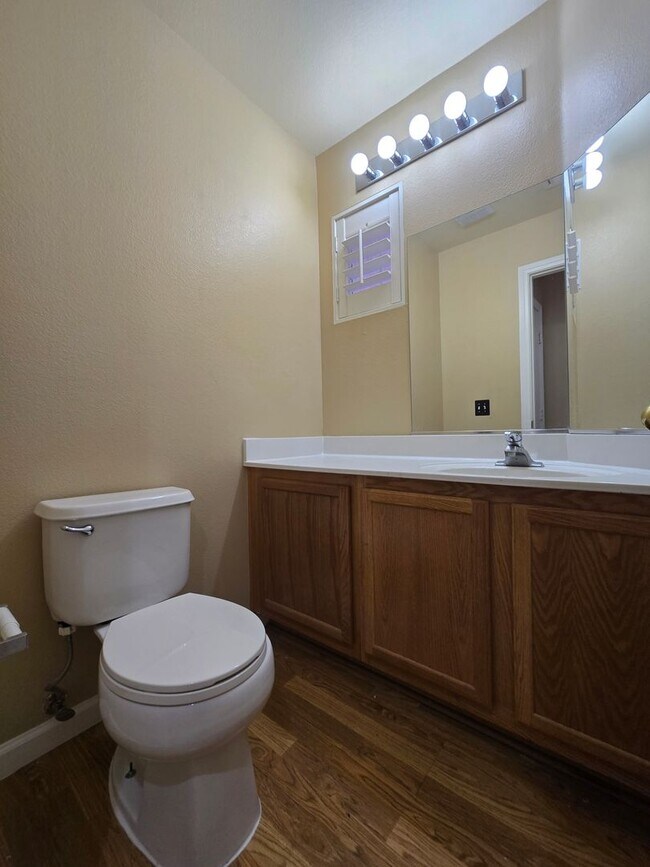 Building Photo - 816 Bow Creek Ln