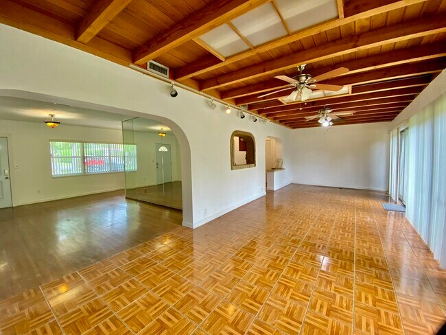 Building Photo - 14131 NW 3rd Ave