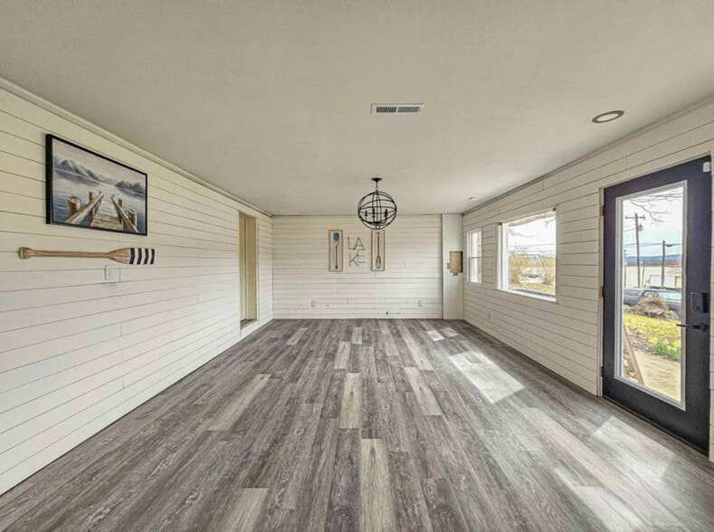 Building Photo - 1123 OH-552