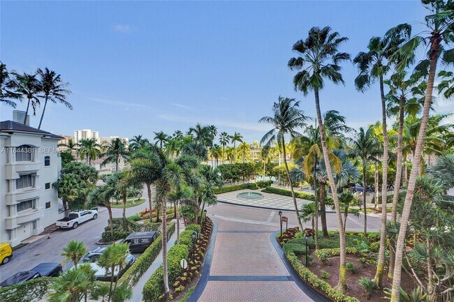 Building Photo - 21150 Point Pl