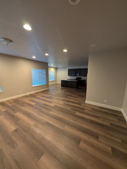 Building Photo - 638 W 1870 S