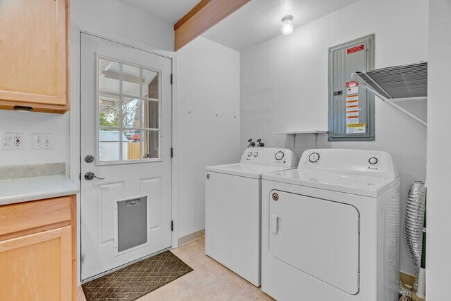 Building Photo - 12620 SW 12th St