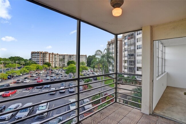 Building Photo - 1200 St Charles Pl