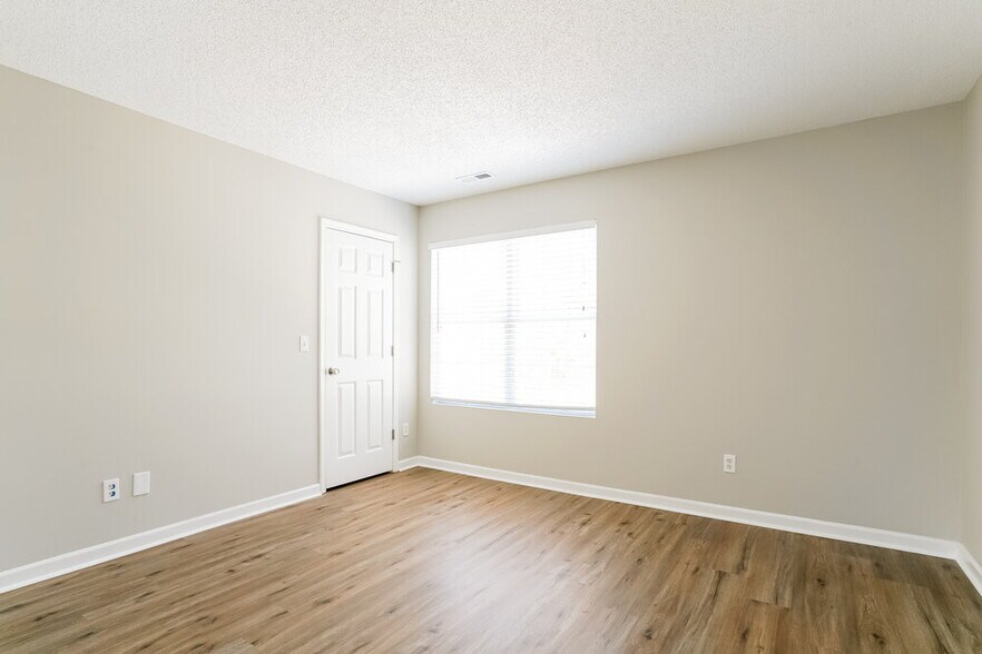 Building Photo - 409 Texanna Way