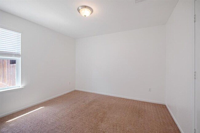 Building Photo - 118 Leona River Trl