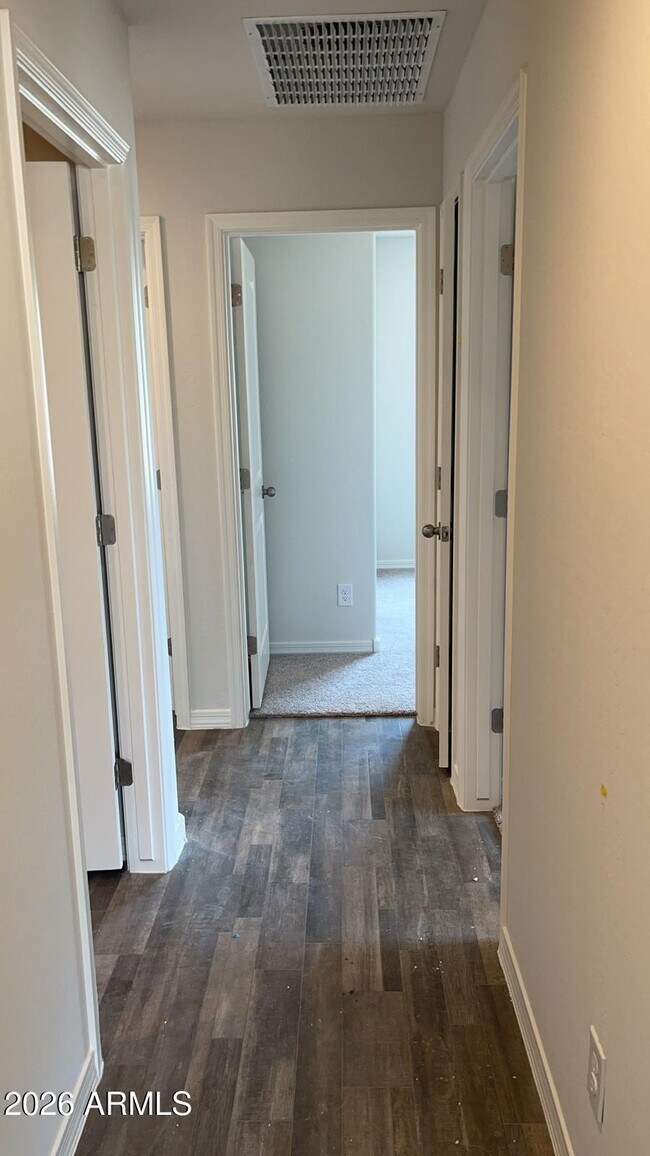 Building Photo - 825 Country Village Ln