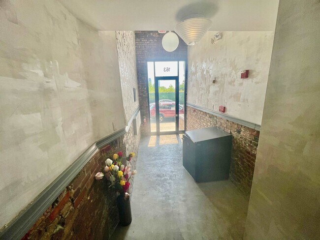 Building Photo - 163 Baldwin Ave