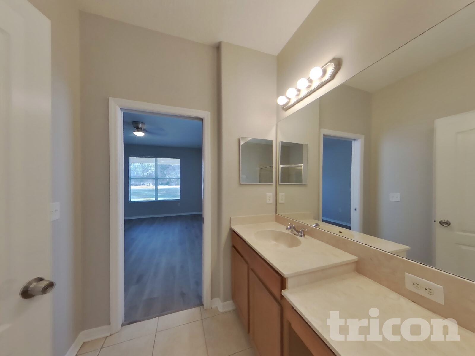 Building Photo - 1036 Napolean Way