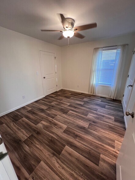 Building Photo - 1434 Kays Ct