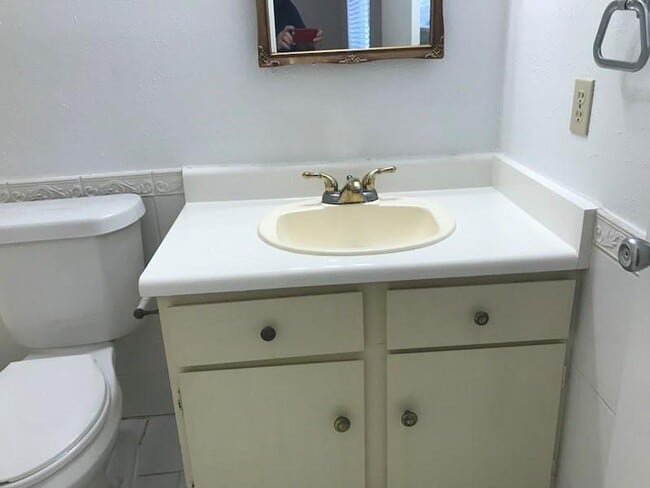 Building Photo - $500 OFF FIRST MONTH RENT IF MOVE IN BY 8/...