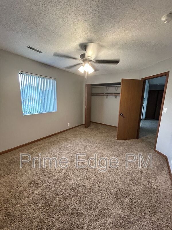 Building Photo - 4621 Prescott Ave
