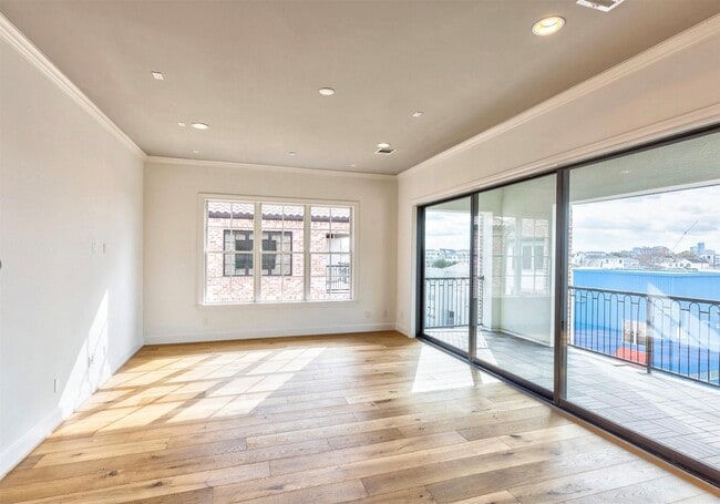 Building Photo - 19 Robita St