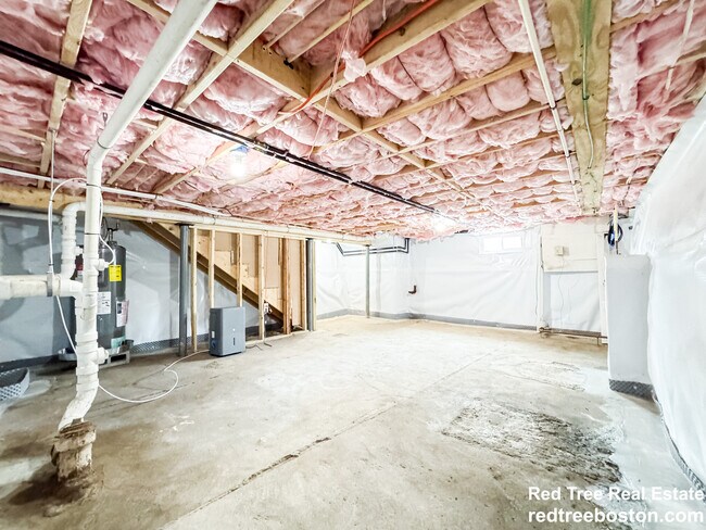 Building Photo - 58 Chestnut St